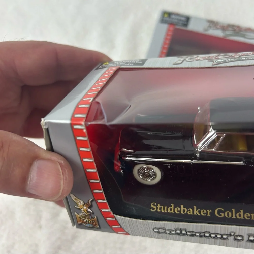 2 - NIB Road Signature Collection Studebakers (1950 Champion & 1958 Golden Hawk)